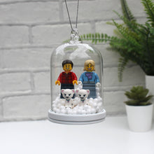 Load image into Gallery viewer, Christmas bauble Couple and pets
